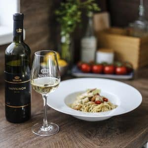 Krása ukrytá v jednoduchosti – Capelli s krevetami v omáčke z bieleho vína Sauvignon 2021 (recpet)- vinárstvo Vinkor Malé Karpaty