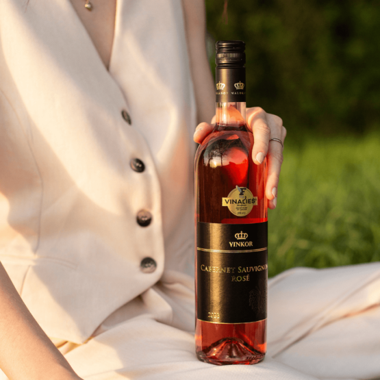 Ružové suché víno Cabernet Sauvignon Rosé 2023 z rodinného vinárstva Vinkor z Malých Karpát